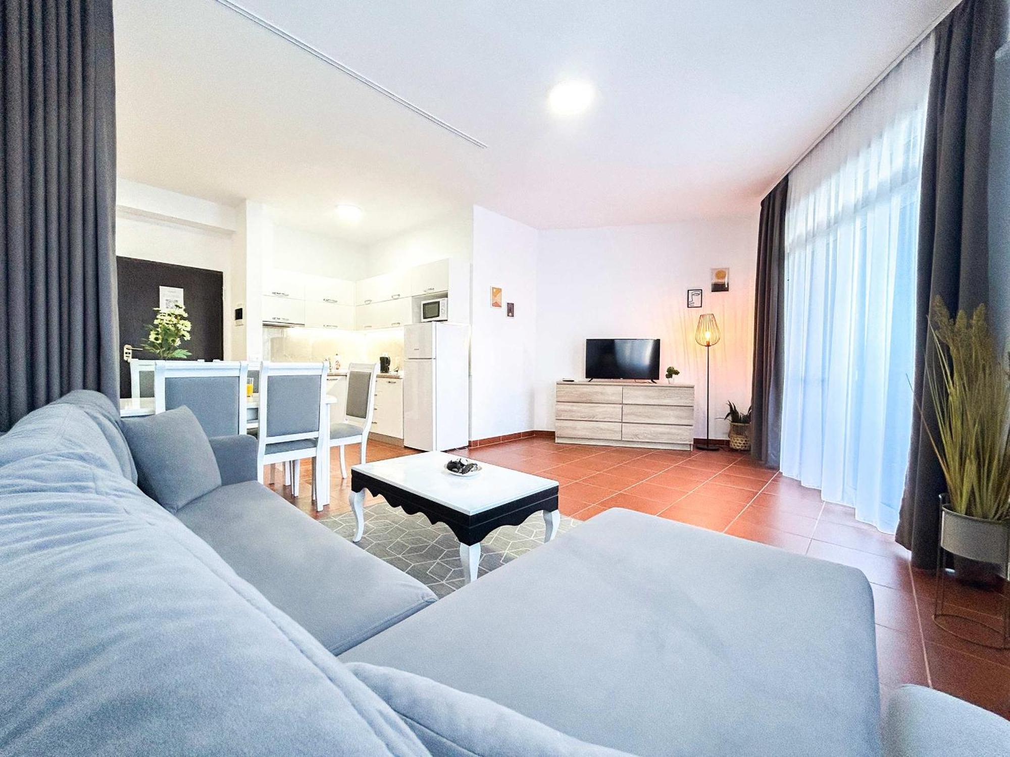 Kamelia 676 Durrës