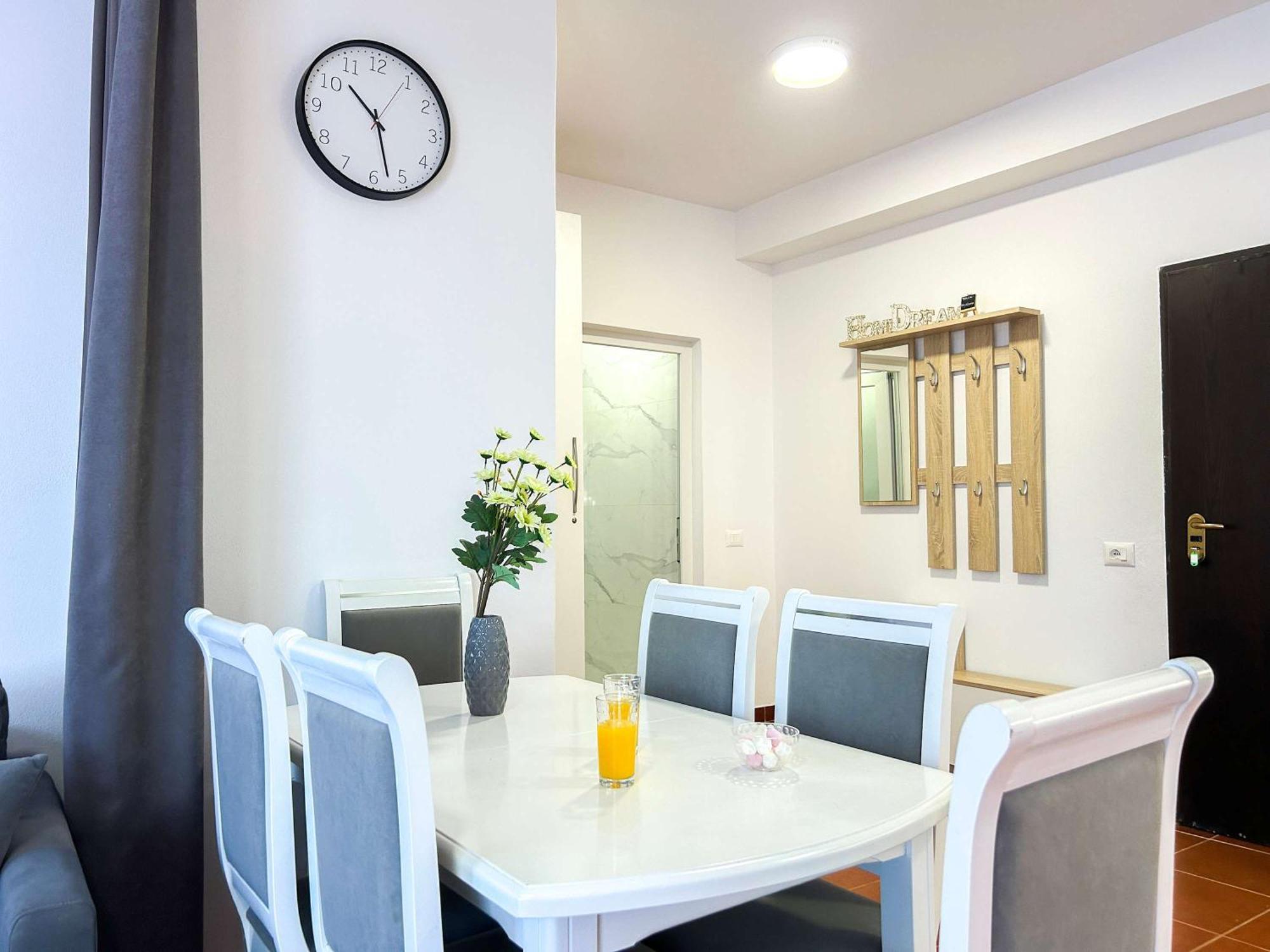 Apartament Kamelia 676 *
